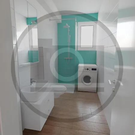 Awesome Apartment In Zadar With Wifi *